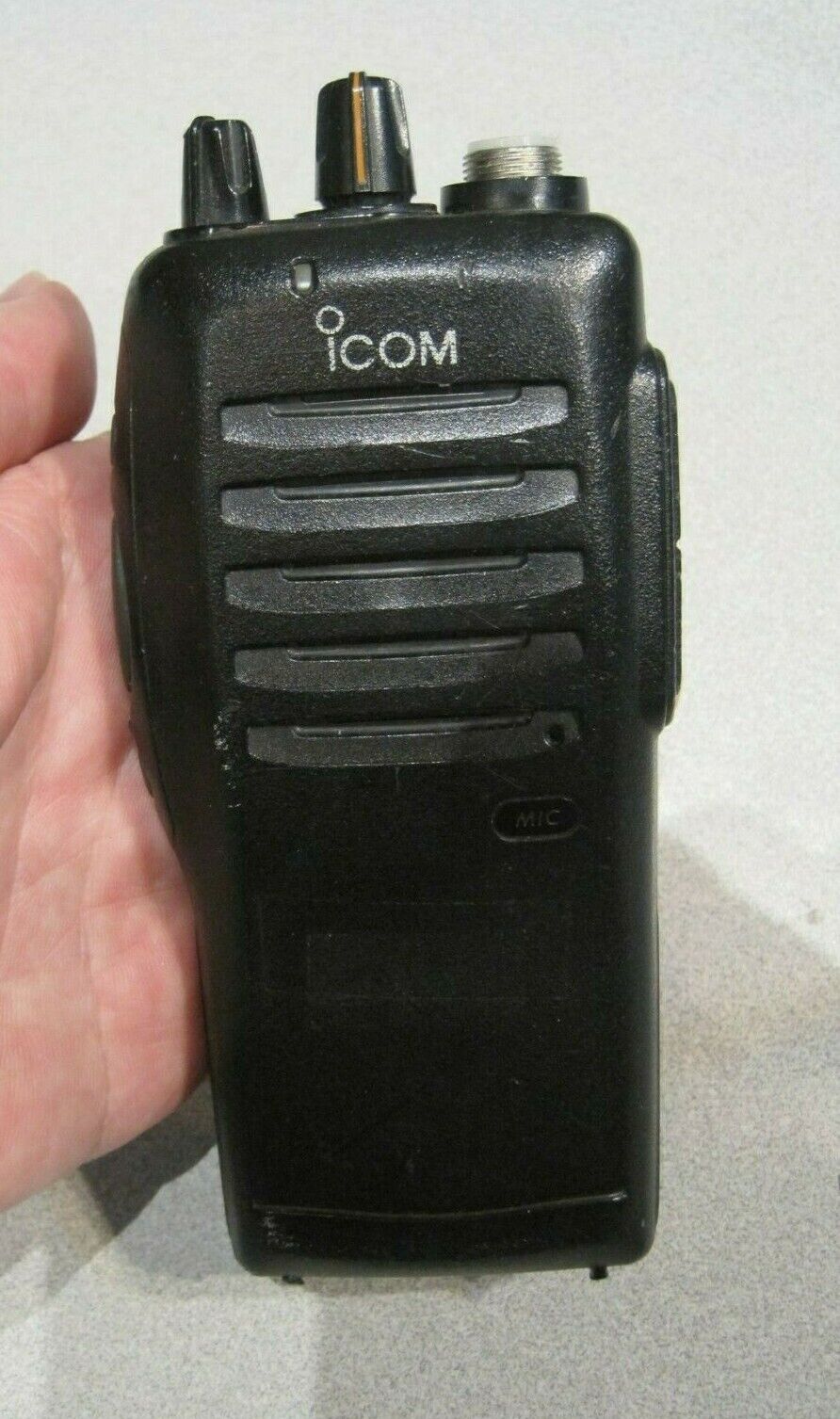 Icom IC-F11 146-174MHz VHF Portable Two-Way Radio W/Battery Icom IC-F11 146-174MHz VHF Portable Two-Way Radio W/Battery