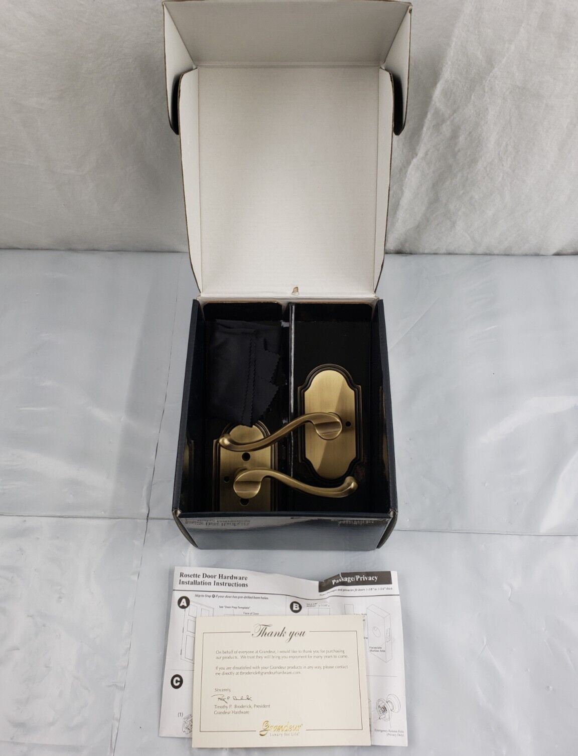 New GRANDEUR Arc Plate Privacy Door Portofino Lever Vintage