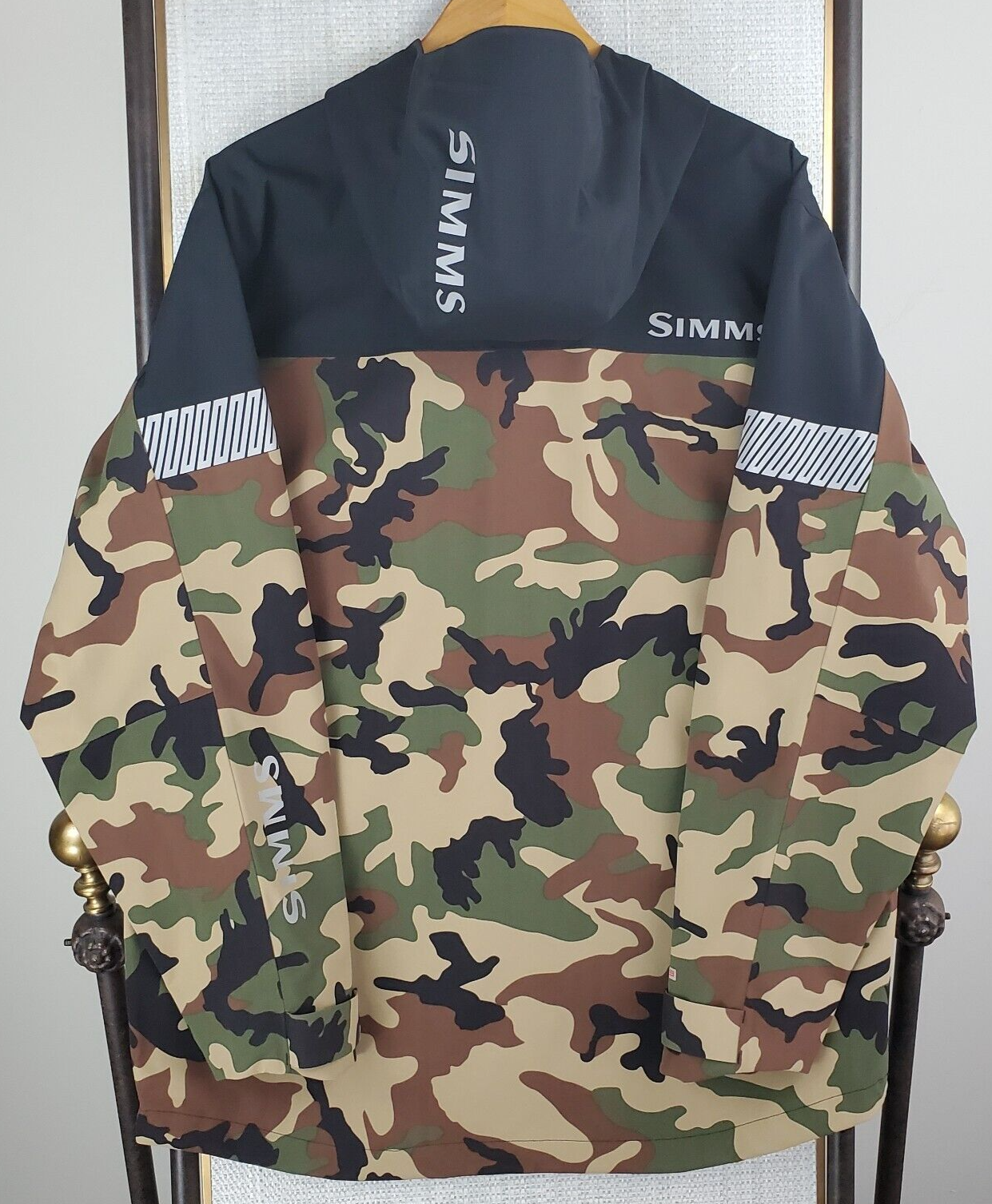 Pre-owned Simms $449  Mens Size Medium 30k Waterproof Woodland Camo Cx Jacket Hood In Multicolor