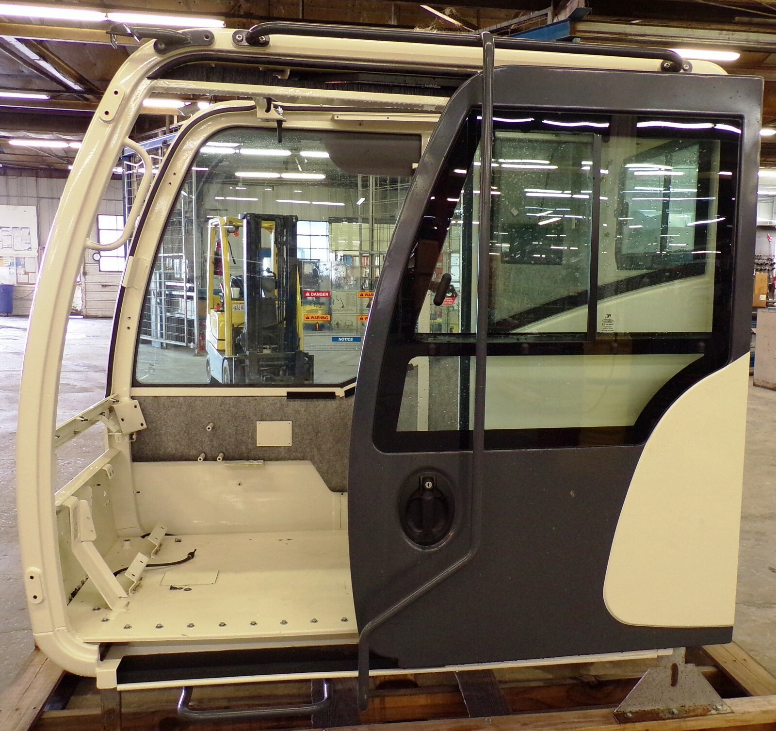 TEREX CRANE CAB, T134677