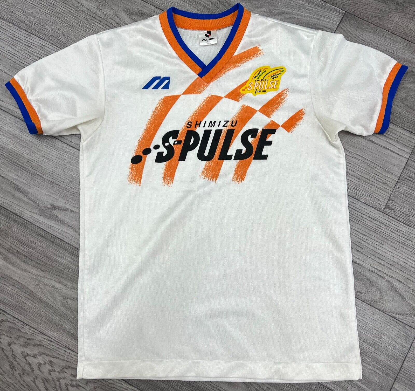 Mizuno SHIMIZU S-PULSE サッカーシャツ Jリーグ　サイズM Shimizu S-Pulse Japan 1993 Football Shirt Soccer Jersey