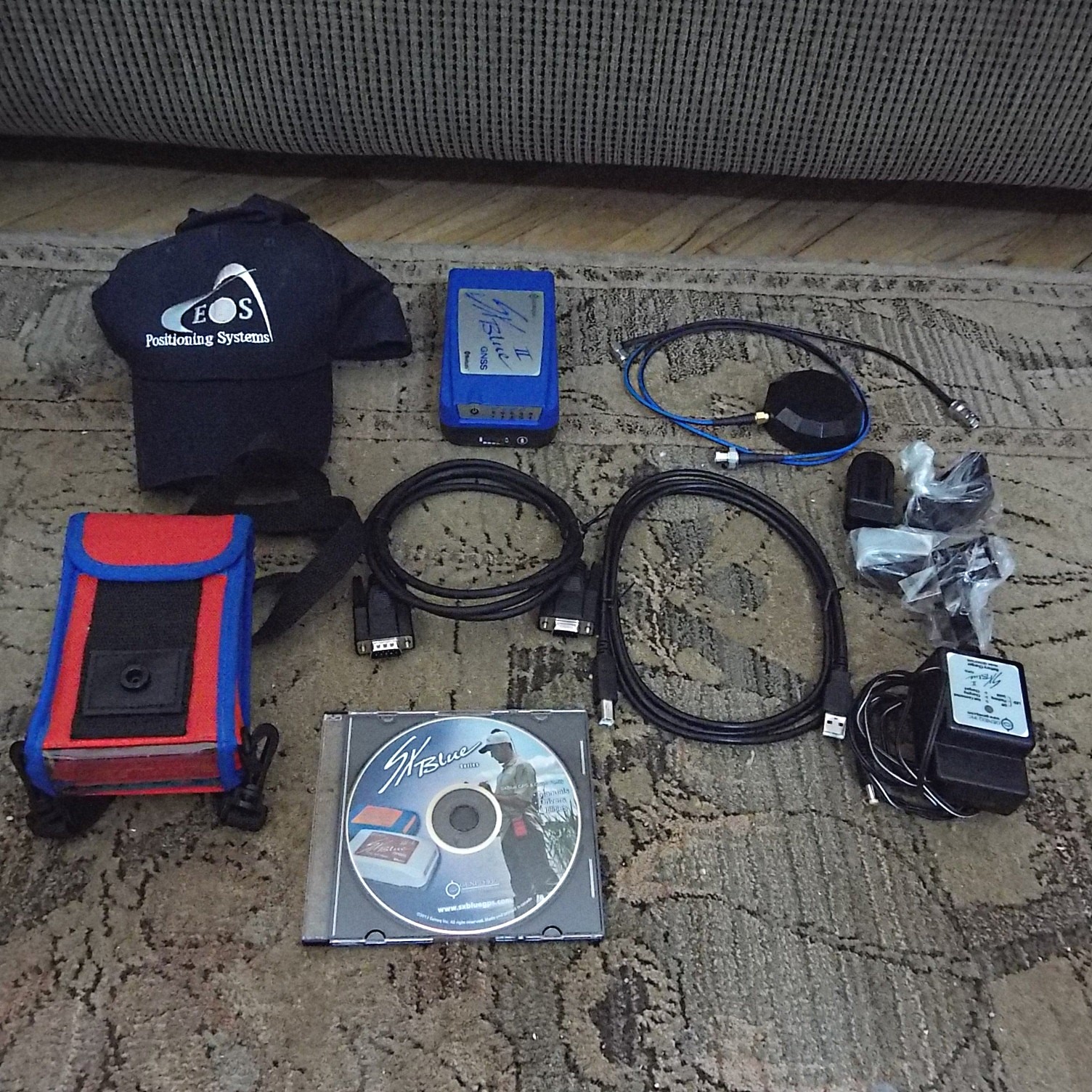 Geneq iSXBlue II High-precision GNSS/GPS Receiver (Android, iOS and Windows)