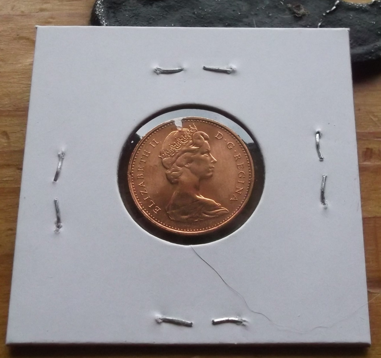 1978 1 CENT CANADA COIN in uncirculated condition with some flaw? (REFA5)