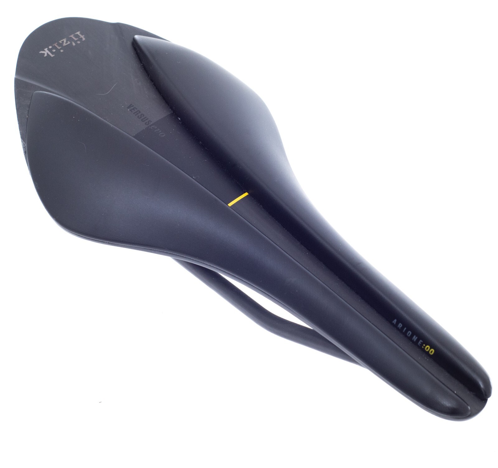 フィジーク　versus evo arione00 large Fizik Versus Evo 00 saddles takes pressure relief to