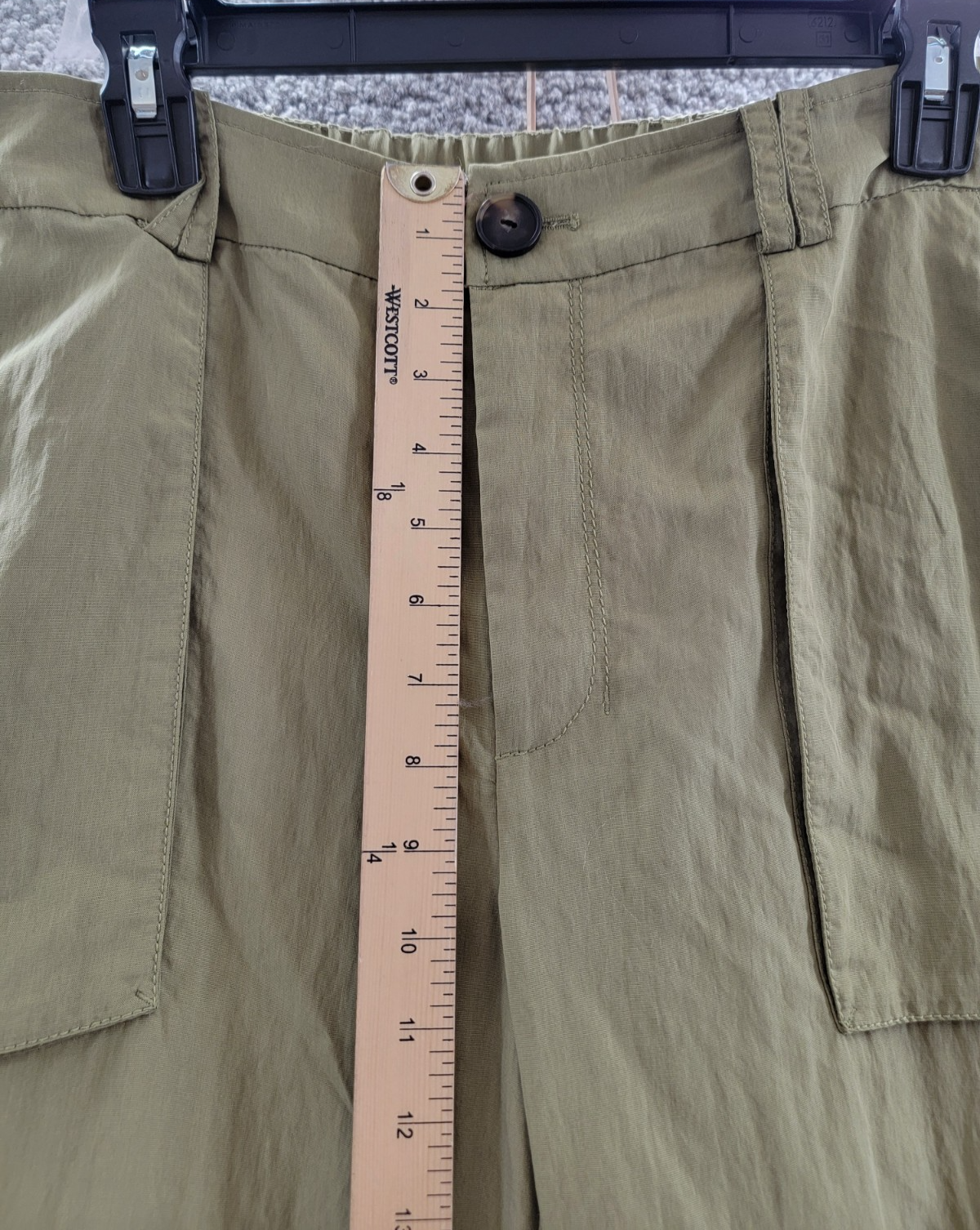 Vince Mid-Rise Fluid Cargo Pants Women 10 Earthly Zip Fly with Button Closure - Picture 6 of 18