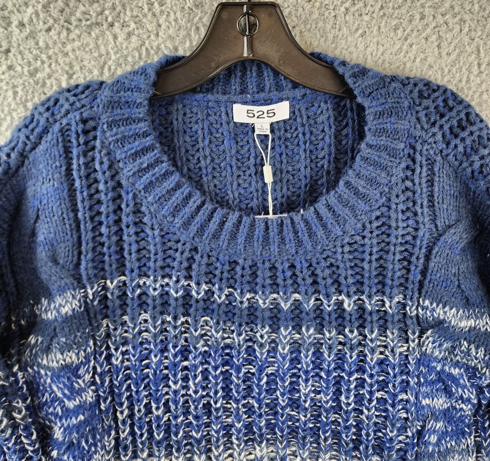 525 Ombré Knit Sweater Women's L Dark Blue Multi Crewneck 525 Ombré Knit Sweater Women's L Dark Blue Multi Crewneck