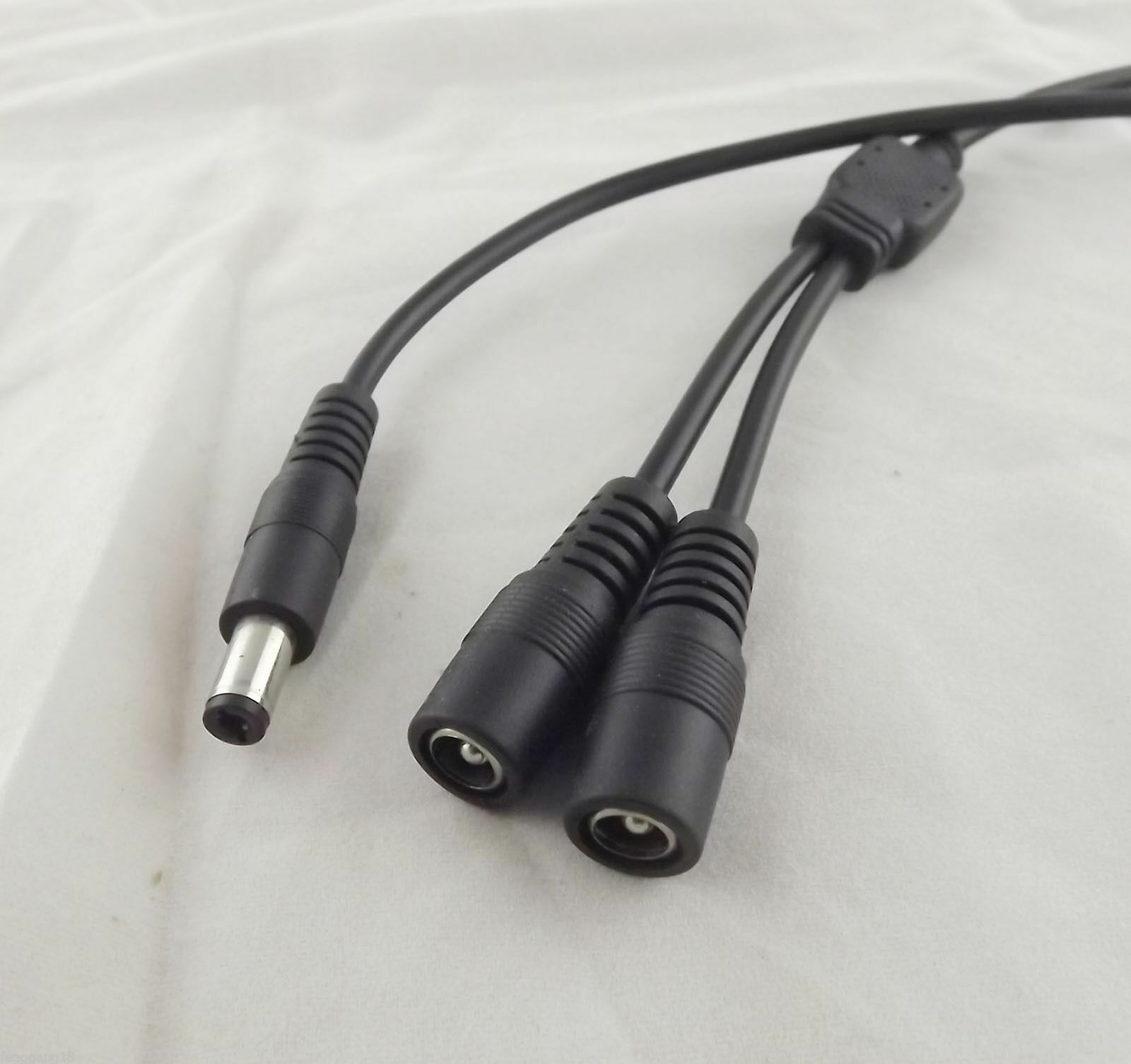 1x CCTV DC Power Plug 1 Male To 2 Female Jack Cable Splitter 5.5 x 2
