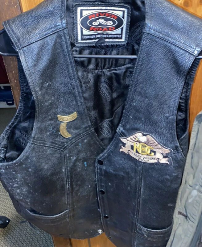 vintage ladies motorcycle vest harley patches and pins river road leather Sz 48