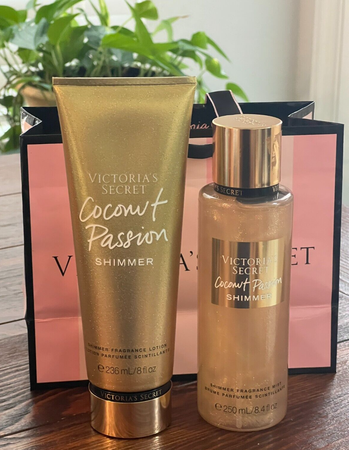 ボディローション Victoria's Secret Coconut PassionShimmer VICTORIA'S SECRET Coconut Passion Shimmer FRAGRANCE BODY