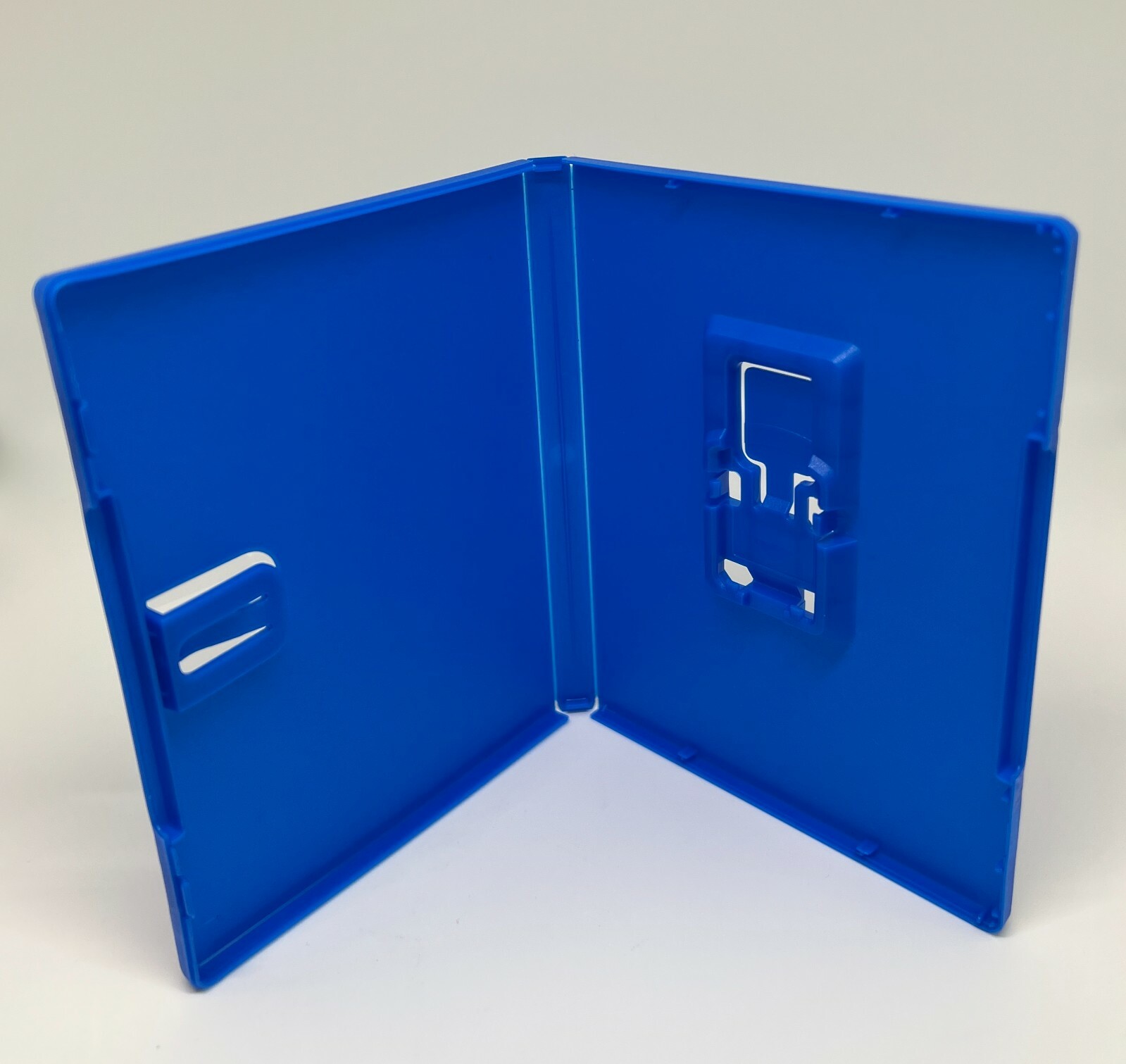 200 ORIGINAL PLAYSTATION PS VITA GAME CASE, BLUE W/SLEEVE 200 ORIGINAL PLAYSTATION PS VITA GAME CASE, BLUE W/SLEEVE