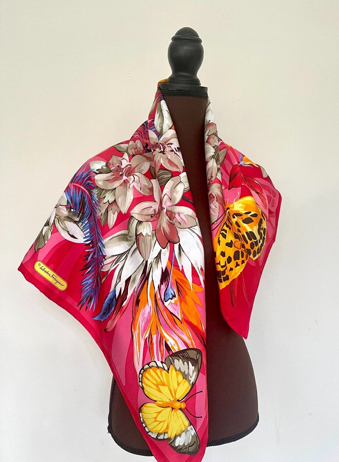 マフラー・ストール SALVATORE FERRAGAMO Pink Cashmere Scarf New Salvatore Ferragamo 100% Cashmere Scarf 96 X 30 - Pink