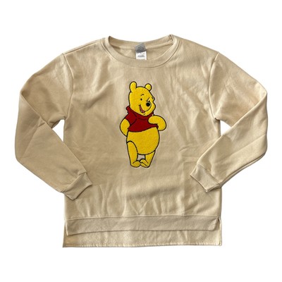 

Женская футболка Disney Winnie The Pooh с круглым вырезом и флисовой подкладкой из синели с нашивкой и принтом