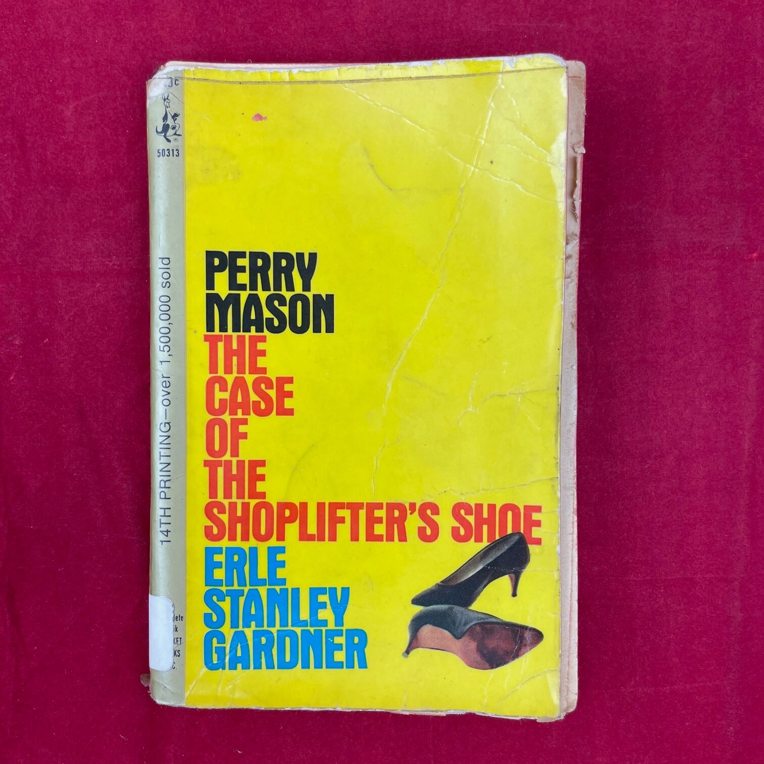 Perry Mason 革装　洋書　Easton Press A Perry Mason Casebook: Erle Stanley Gardner: Amazon.com: Books