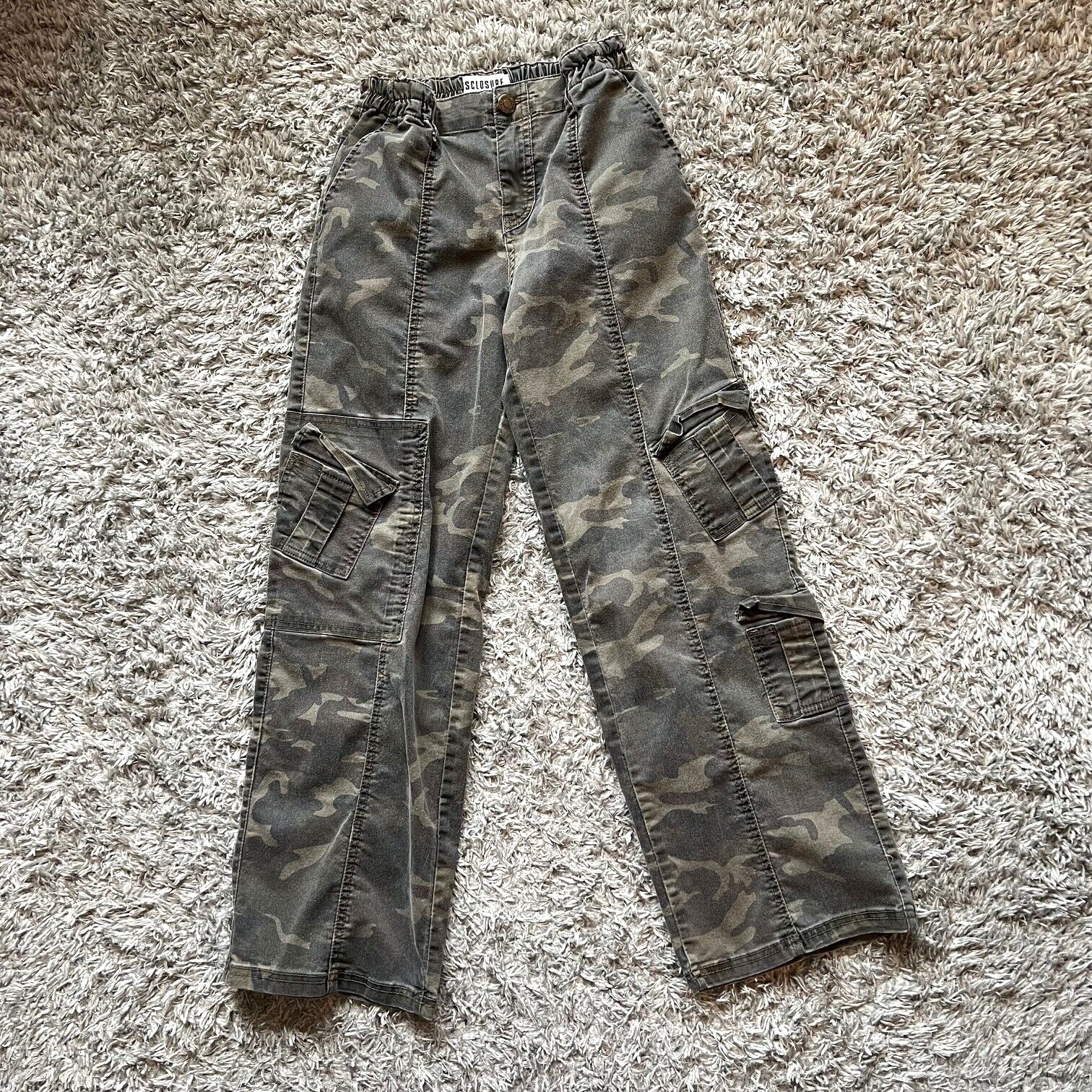 パンツ 00s UFO wide flare cargo camouflage y2k 00s UFO wide flare cargo camouflage y2k - メルカリ