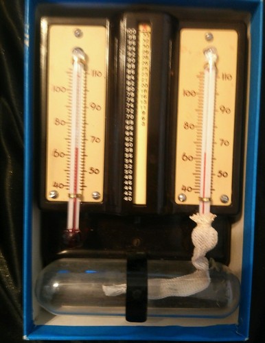 VINTAGE TAYLOR HUMIDIGUIDE HYGROMETER AND THERMOMETER  STEWART IN  BAKELITE CASE