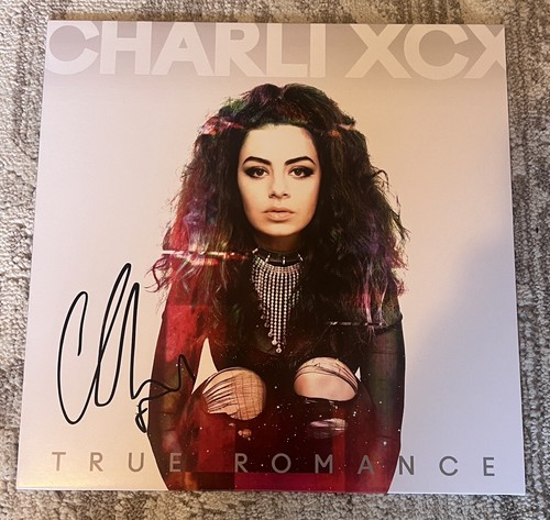 Charli XCX 直筆サイン入りLP 4枚セット チャーリーXCX Charli xcx “Brat” Japan Edition LTD.200 Obi Strip+Clear Pink