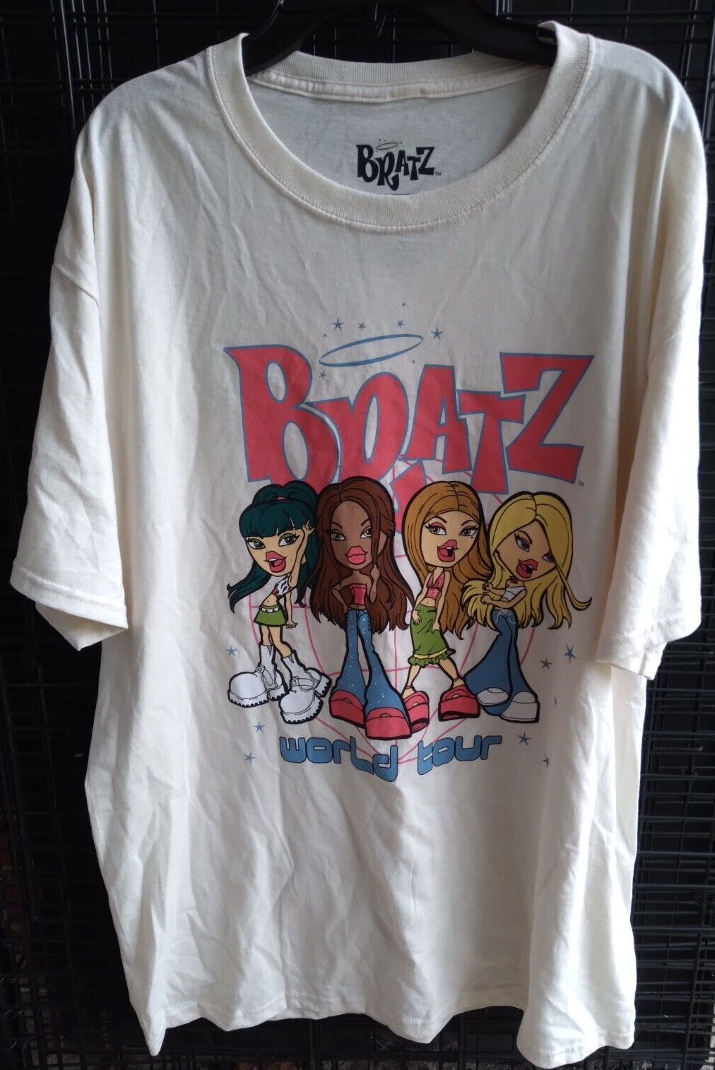 Bratz World Tour 2001 Adult Unisex Size L Graphic tee t