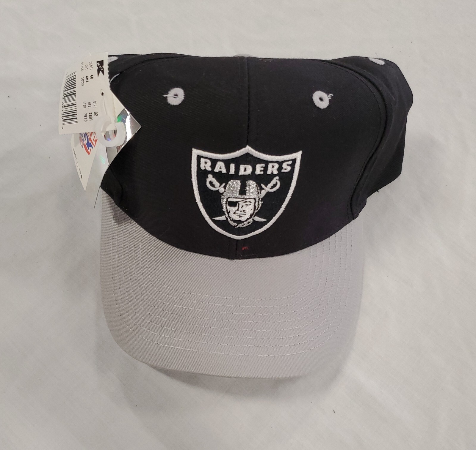 VINTAGE NWT GameDay Oakland Raiders Adjustable Snapback Cap