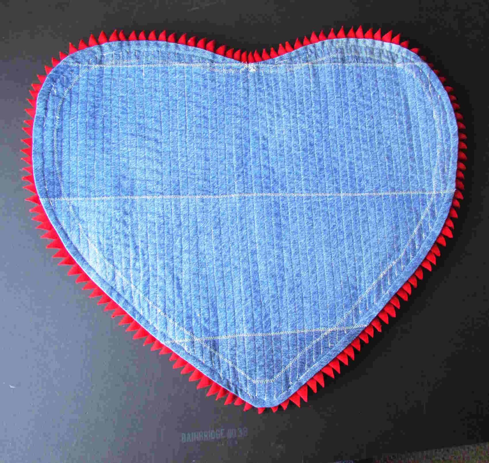 NEW Red & White Heart Shaped Hand Made Rag Rug 29x24