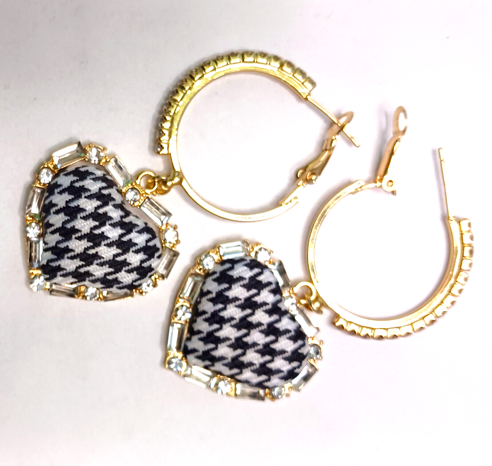 Classy HOUNDSTOOTH Black White HEART Rhinestone Betsey Johnson Dangle Earrings