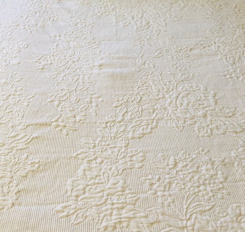 Queen MATELASSE White COVERLET/BEDSPREAD SCALLOPED French Floral COMPANY STORE