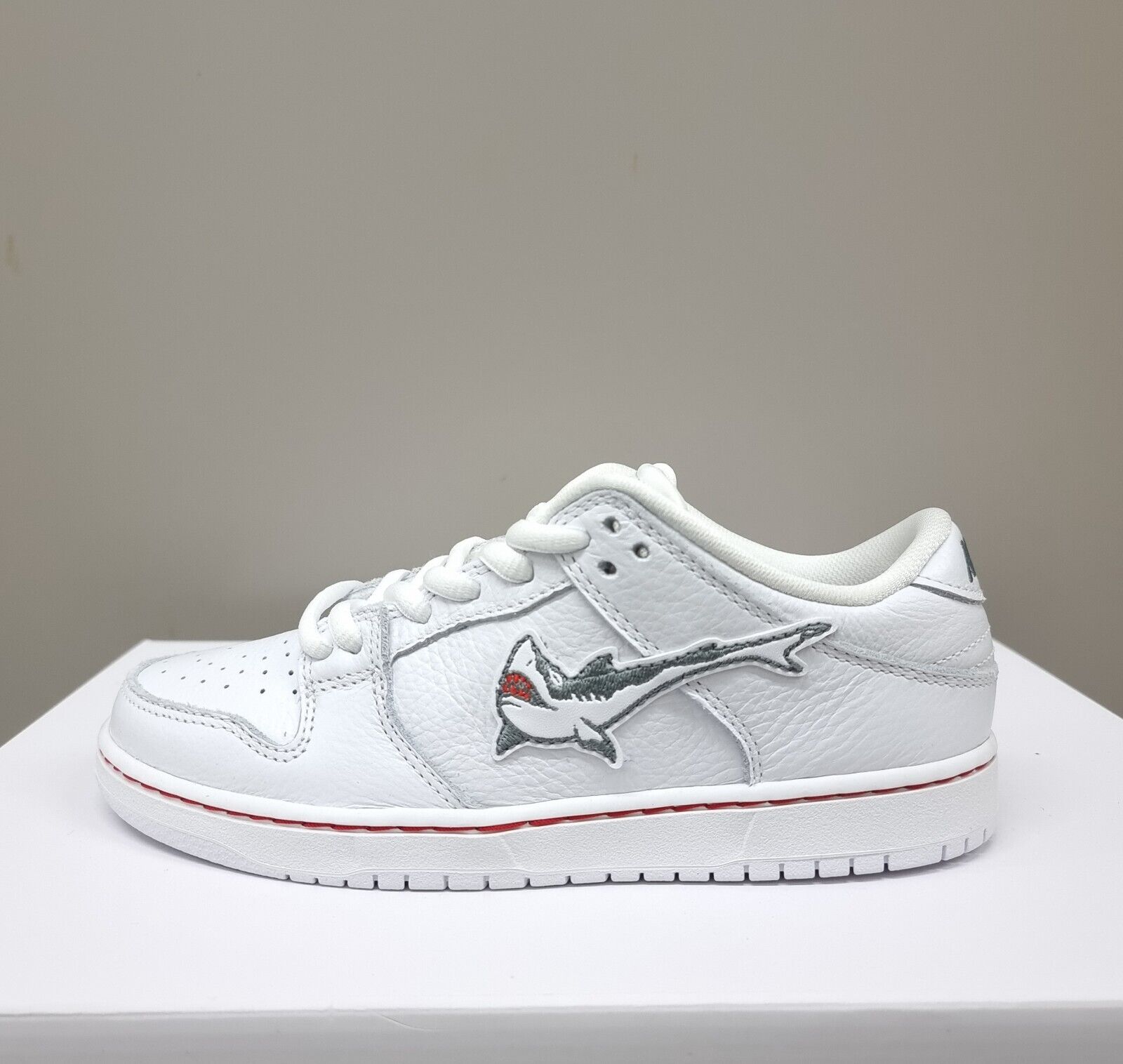 NIKE SB DUNK LOW PRO x OSKI NIKE SB DUNK LOW PRO x OSKI