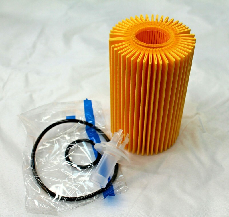 TOYOTA LANDCRUISER OIL FILTER 200 SERIES FROM SEPT 07> NEW GENUINE