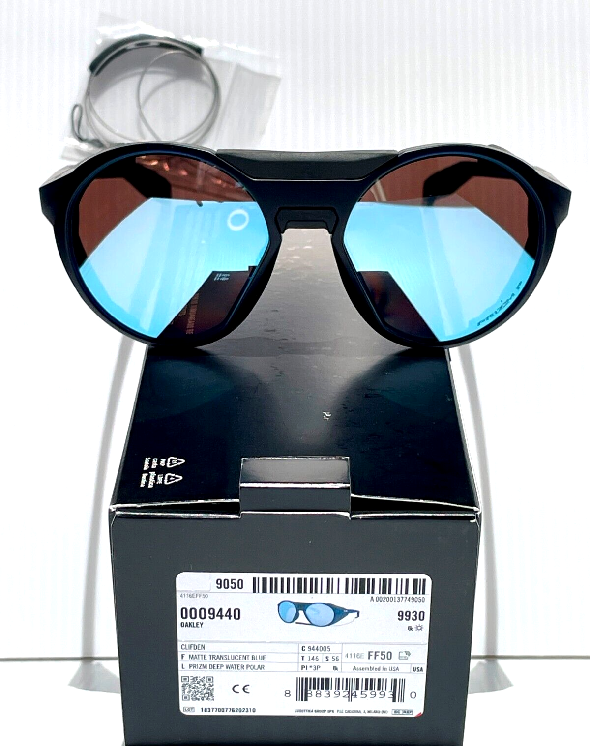 Pre-owned Oakley Clifden Mt Translucent Blue Polarized Prizm Deep Water Sunglass 9440-05