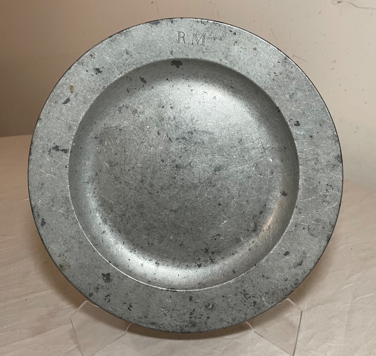 フランスアンティーク　Pewter Plate 18th Century French Pewter Plate Depicting Justice – Avery