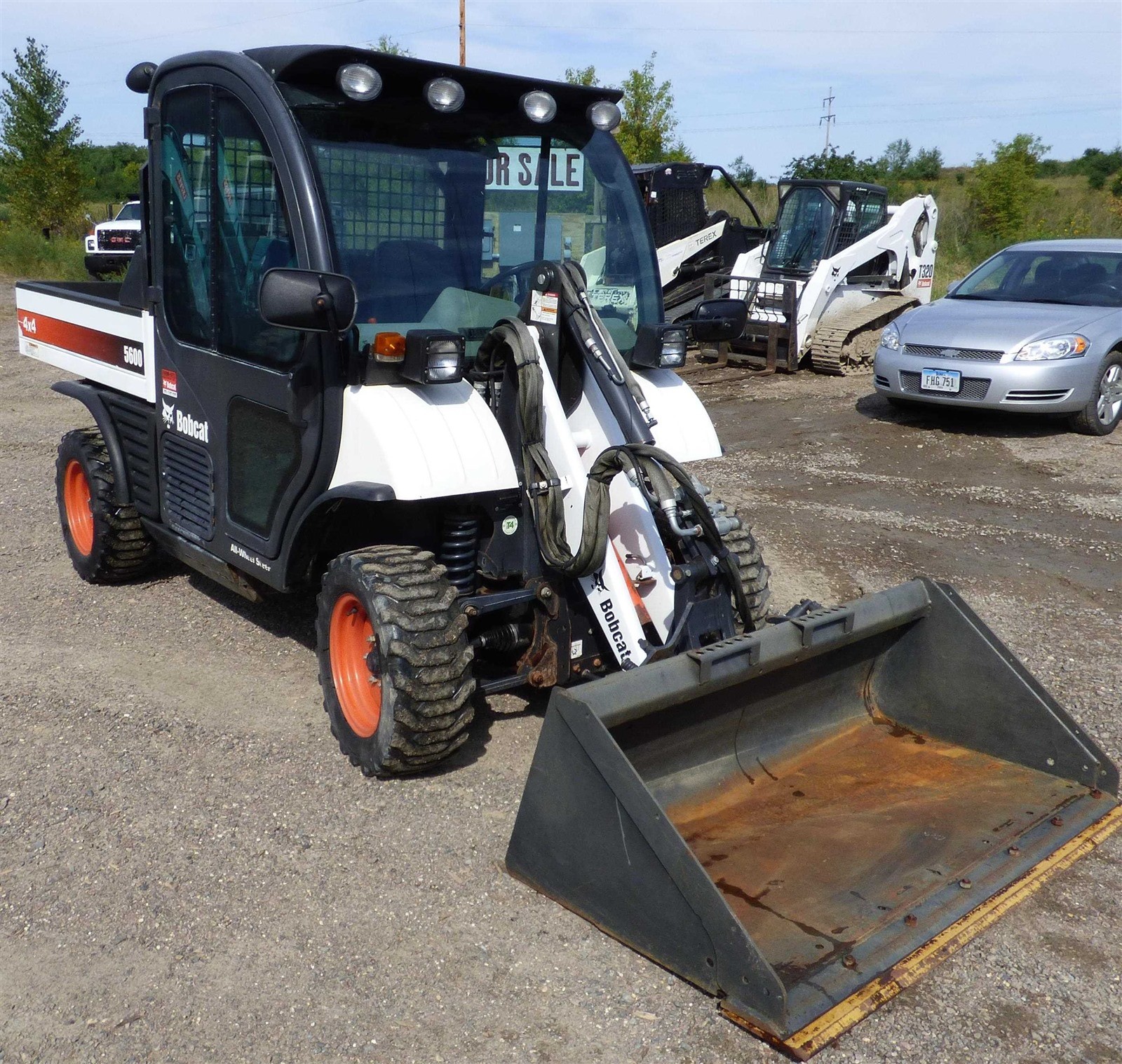 2012 Bobcat Toolcat 5600 Cab/Heat/AC Bobtach Quick Attach High Flow Dump Bed