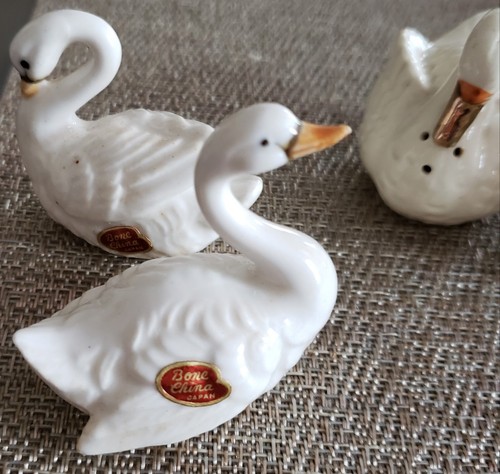 2 PAIRS OF VINTAGE BONE CHINA SWAN SALT AND PEPPER SHAKERS