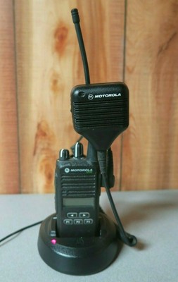 Motorola CP185 UHF Radio AAH03RDF8AA7AN 435-480 MHz with Charger & Microphone. Buy it now for 139.99