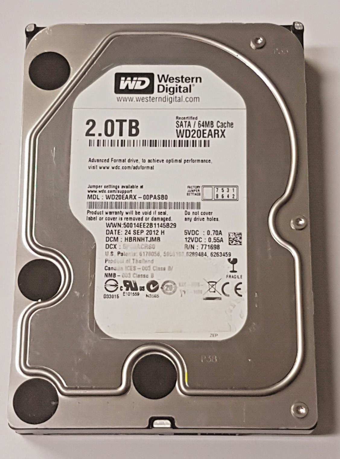 Western Digital & Hitachi 2TB HDDセット 2 TB SATA-III Western Digital WD20EARX-00PASB0 5400rpm 64MB