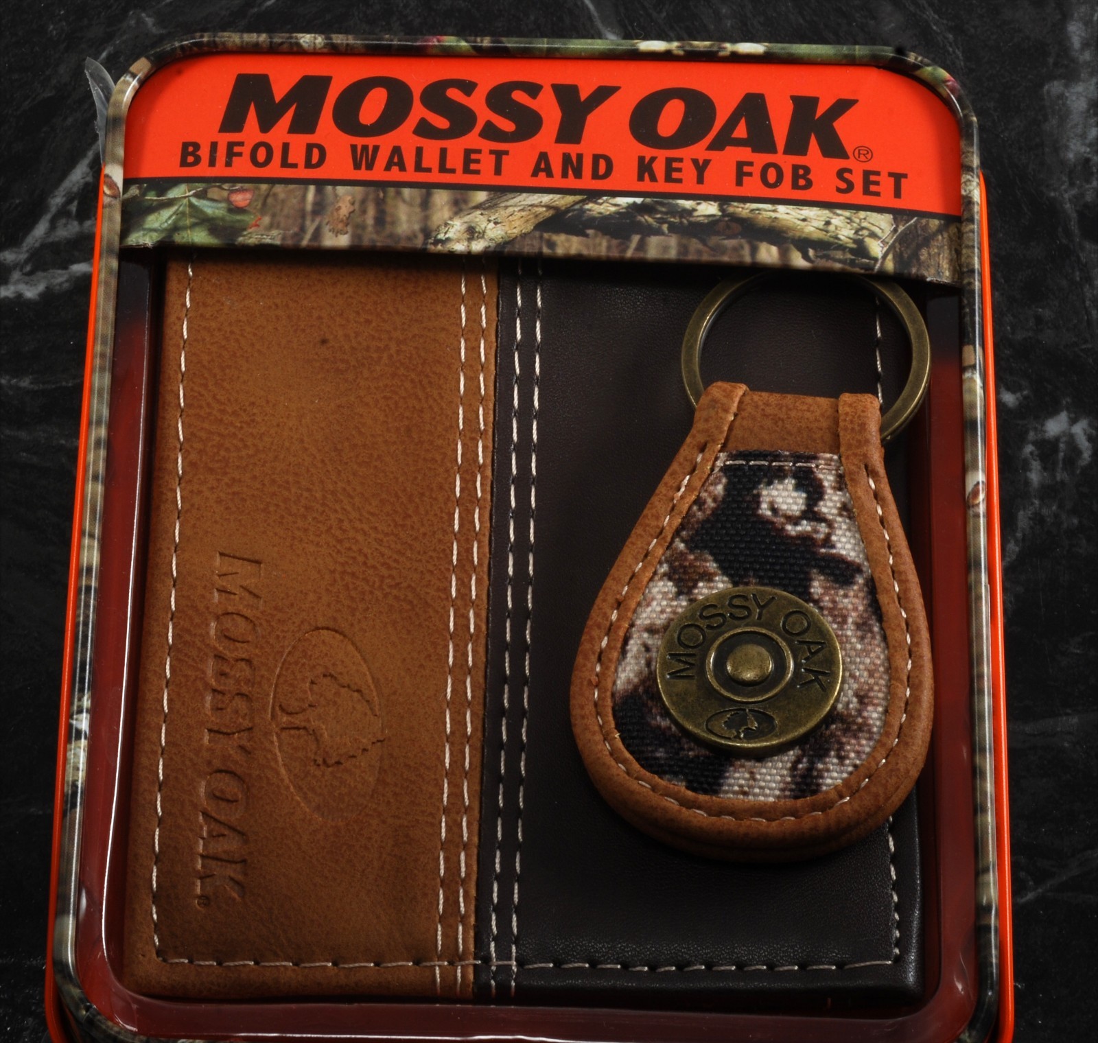 Mossy Oak Embossed Bi-Fold Two-Tone Leather Wallet & Engraved Key Chain in Tin