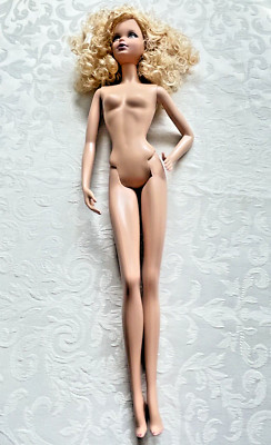 2010 Barbie Basics Black Label Model Muse No. 03 Collection 002