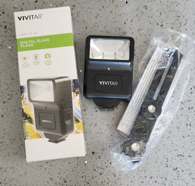 Vivitar V319AF Digital Concepts Slave Flash w/ Bracket For Digital Camera