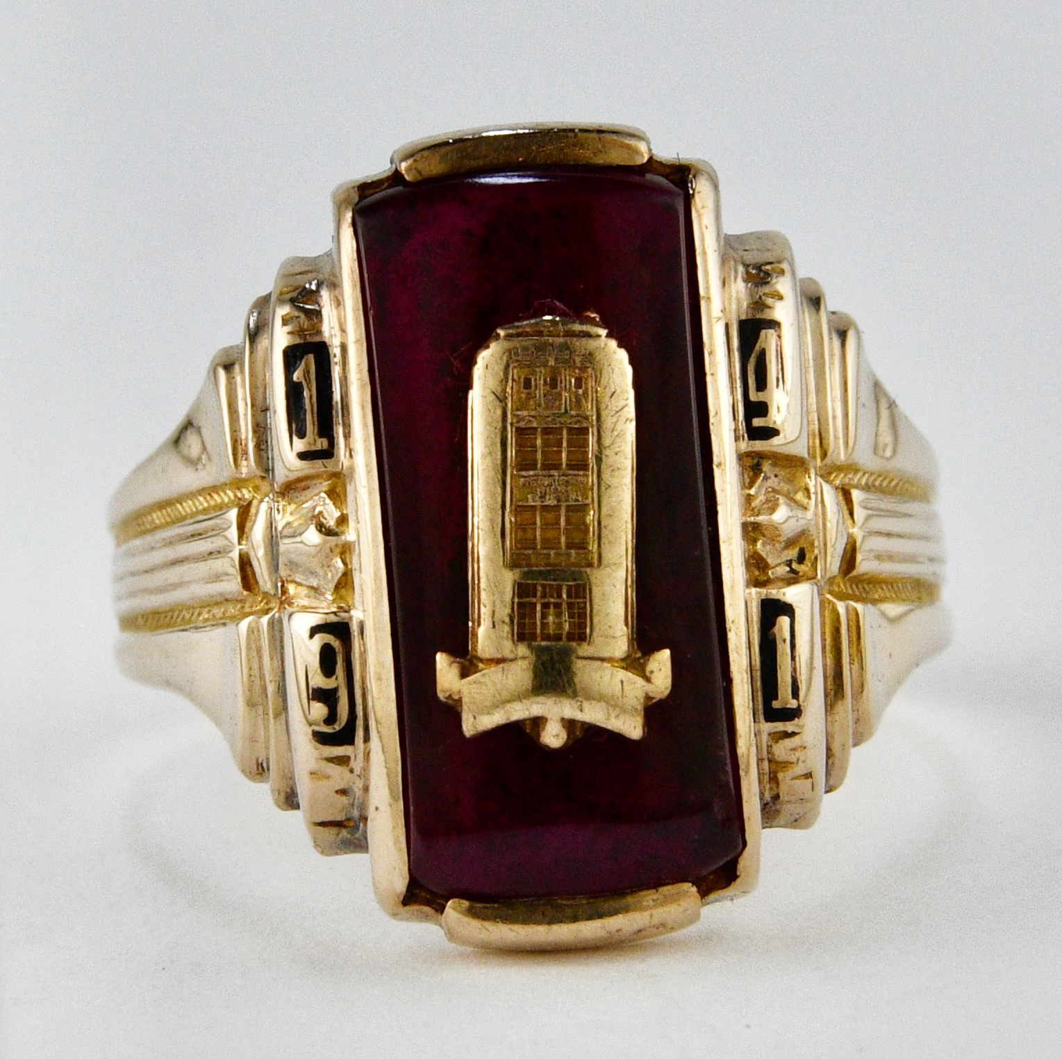 Vintage 1941 10K Yellow Gold Herff Jones Red Stone Class Vintage 1941 10K Yellow Gold Herff Jones Red Stone Class