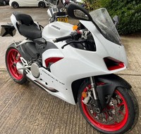 2022 71 DUCATI PANIGALE V2 WHITE - 1421 MILES HPI CLEAR SPORTS 955 NEW MOT