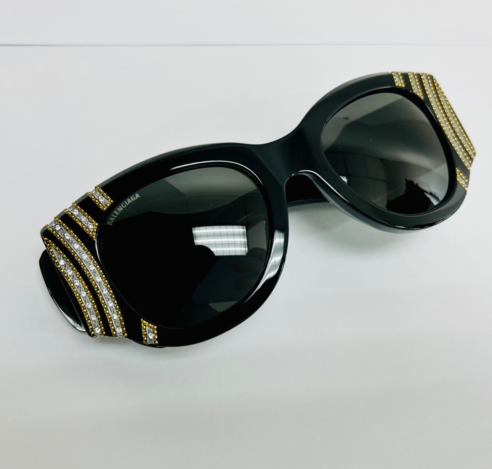 Pre-owned Balenciaga Paris Cat 0070 Black 007 Crystal Stud Chunky Sunglasses Bb0070s 005 In Gray