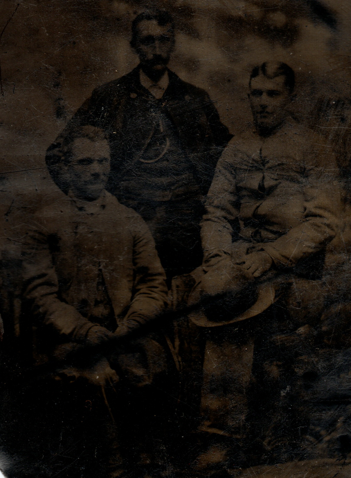 CIRCA 1880s TINTYPE FORMAL PHOTO OF 3 MEN IN SUITS AND BOWLER HAT — additional view