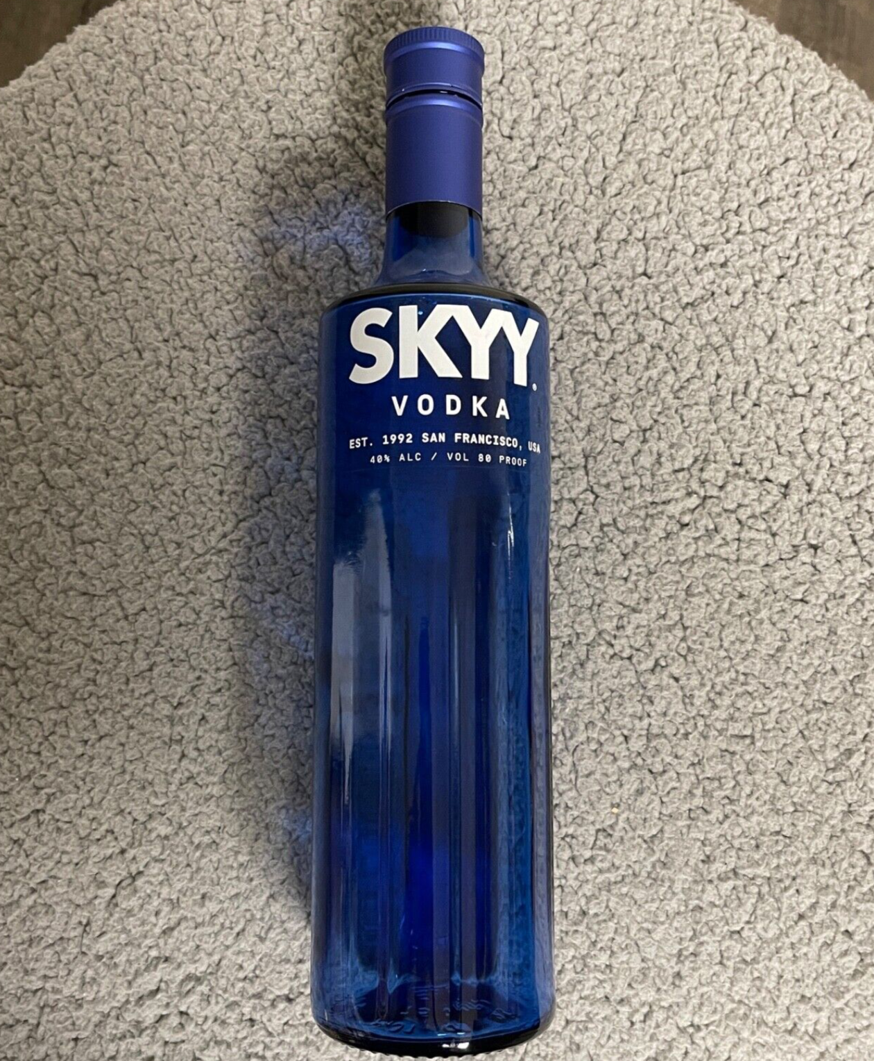 旧ボトルSKYY VODKA 750ml 40% アメリカ製 Skyy Vodka 750ml - Luekens Wine & Spirits