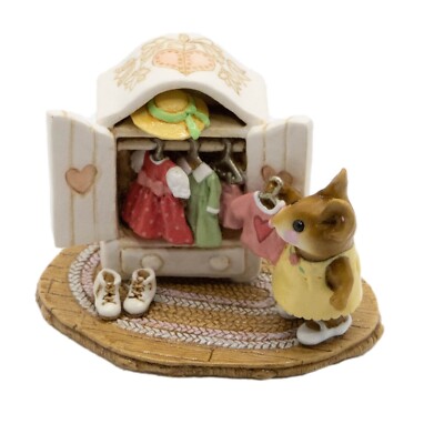 Wee Forest Folk M-257 Molly's Choice - Valentine (Retired)