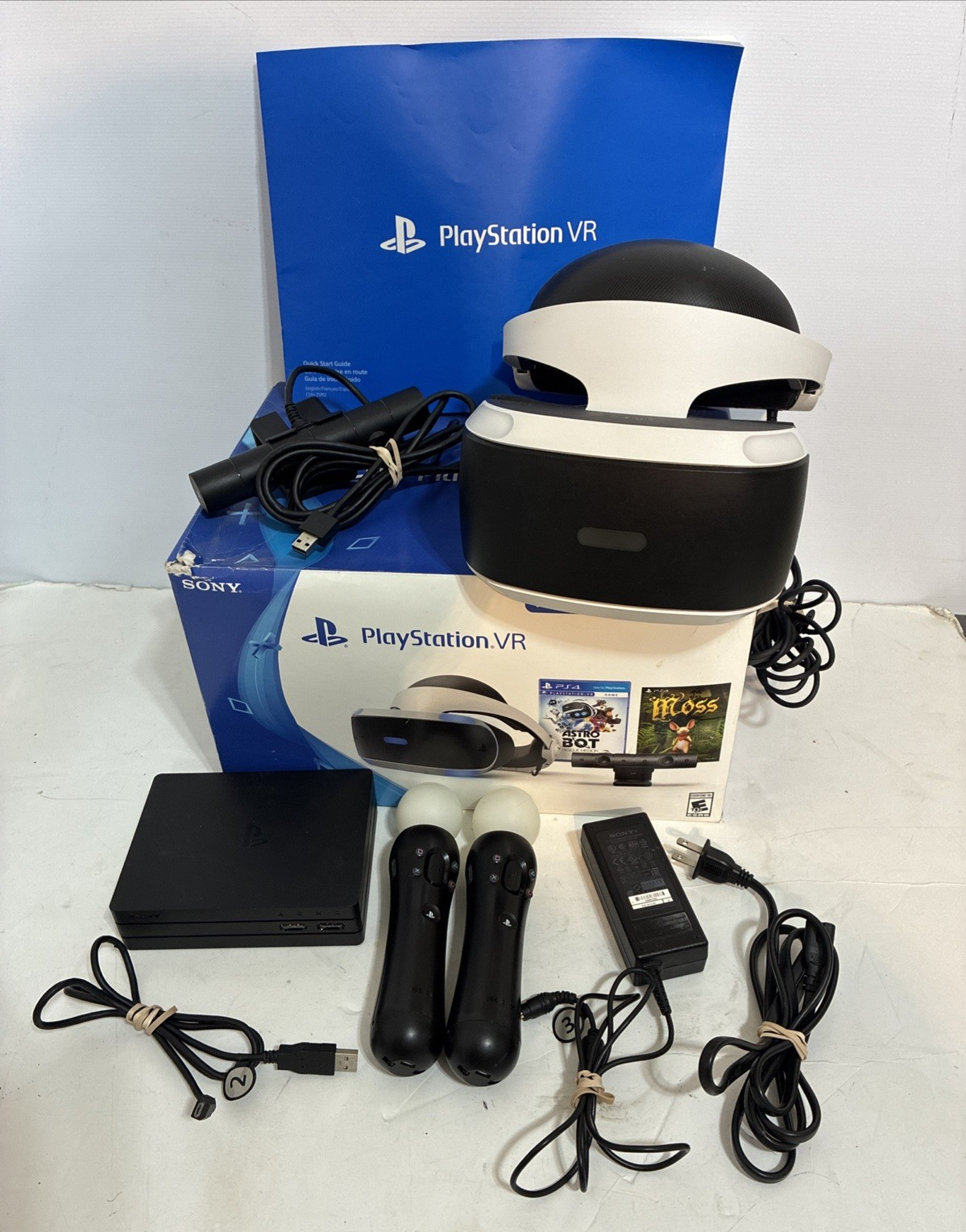 Sony PlayStation VR Astro Bot Bundle w/Box + 2 Move