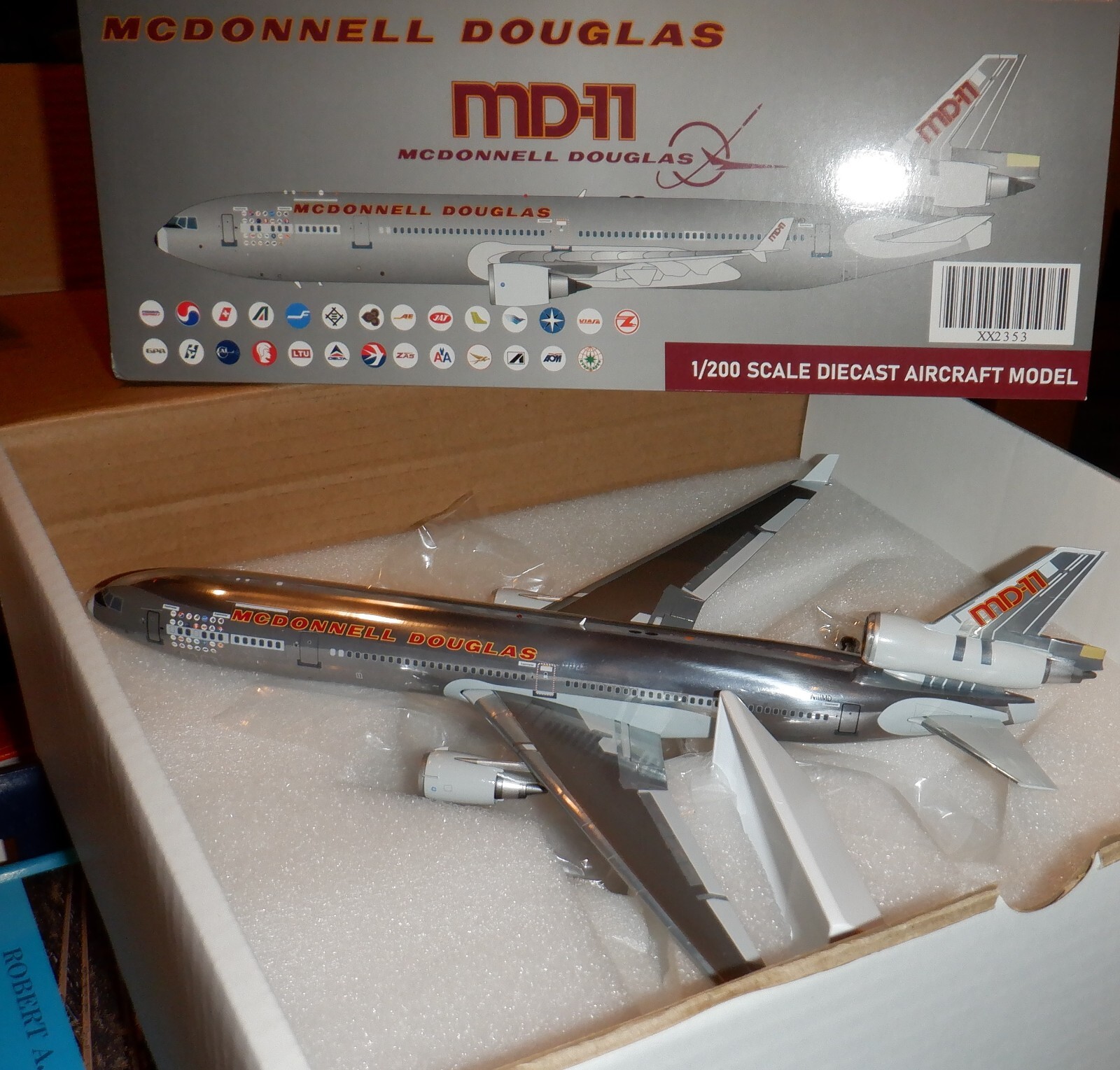 JC Wings 1:200 MD-11 N111MD