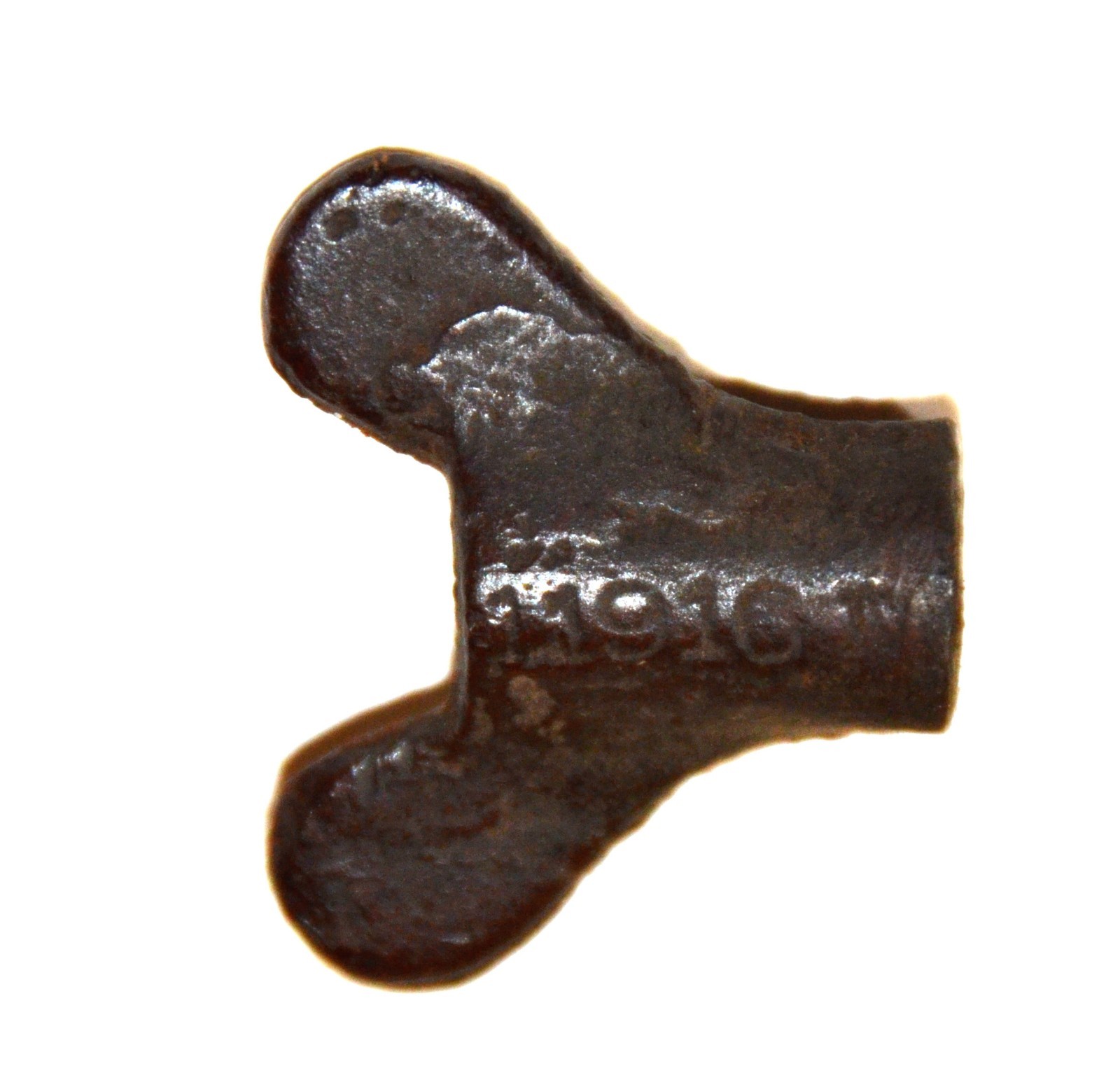 IHC Wing Nut and Stud for valve cover 1-1/2 - 2-1/2 hp LA Engine