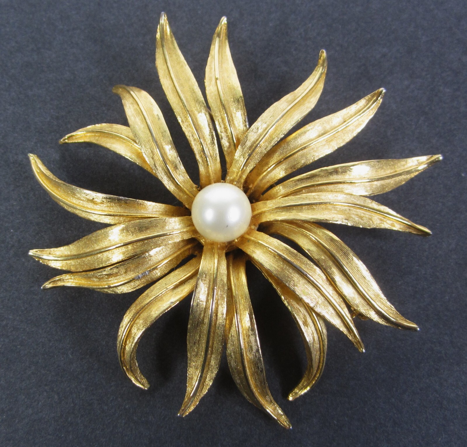 アクセサリー Vase Brooch 1950s Flower Gold l Vintage Vase Brooch 1950s Flower Gold Metal