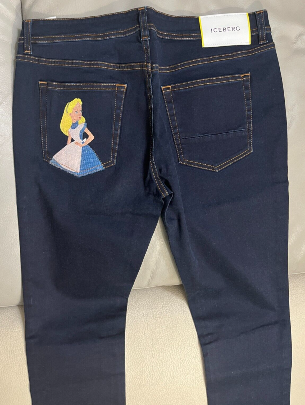 ICEBERG 【33】 ストレート ジーンズ ディズニー プルート 刺繍 Iceberg jeans x disney - Gem