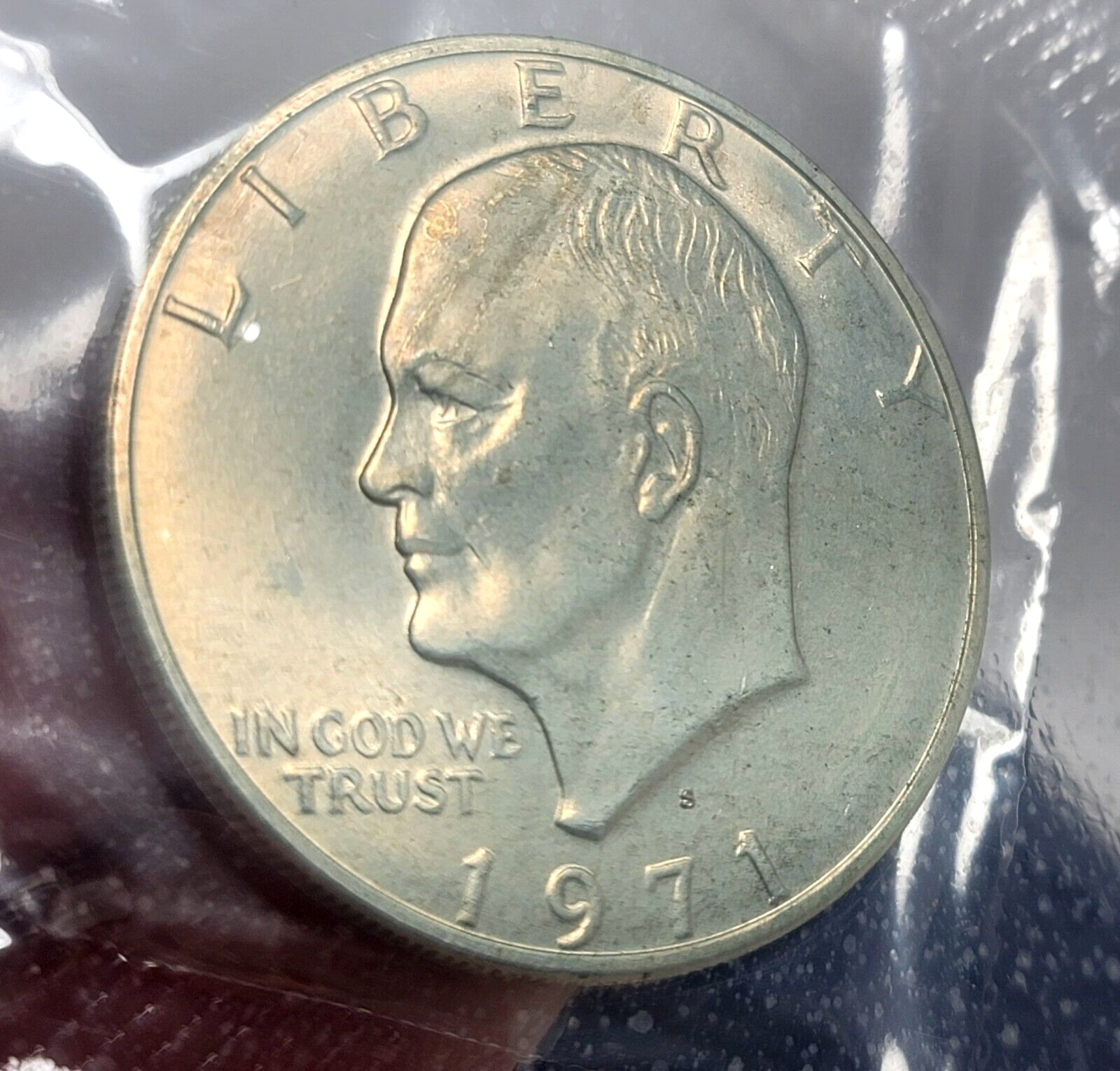 1971,72年 アメリカ銀貨　Blue Ike 1972 Eisenhower Uncirculated Silver Dollar - BLUE IKE