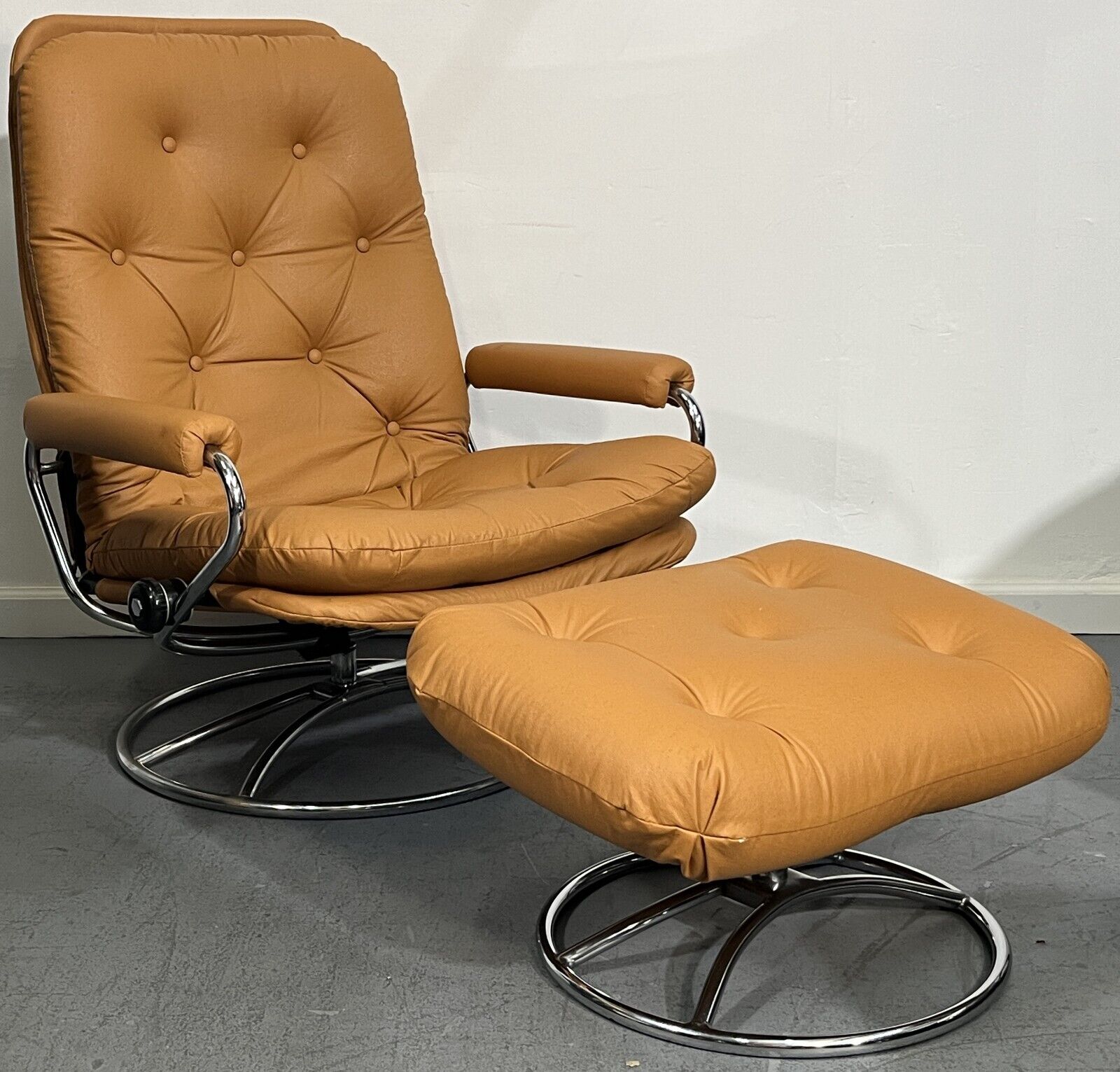 VTG Mid Century Original 1970's Stressless Style Orange VTG Mid Century Original 1970's Stressless Style Orange