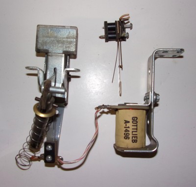 Gottlieb GOLD WINGS Pinball Machines * Complete Kick Target Assembly * Unusual